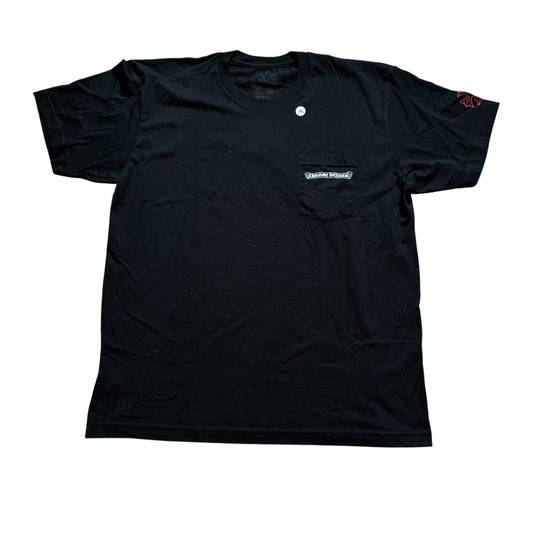 CHROME HEARTS Nyc Exclusive Red Scroll Label Cross Short Sleeve Tee